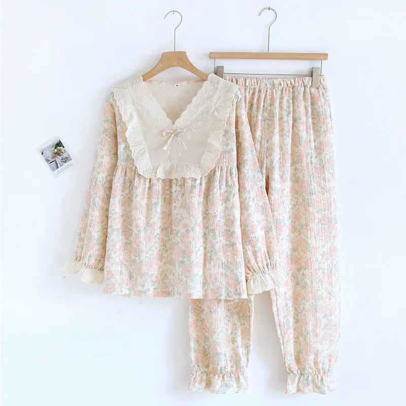 Elegant Set with Sweet Lace Details
