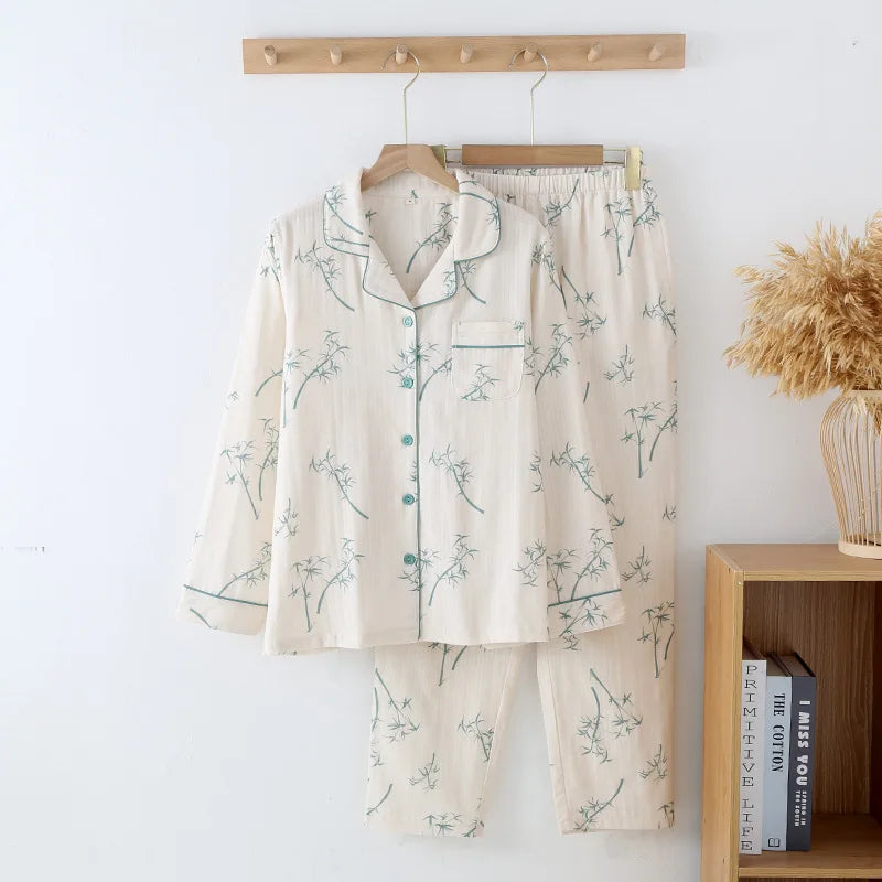 Light-Colored Patterned Comfortable Set