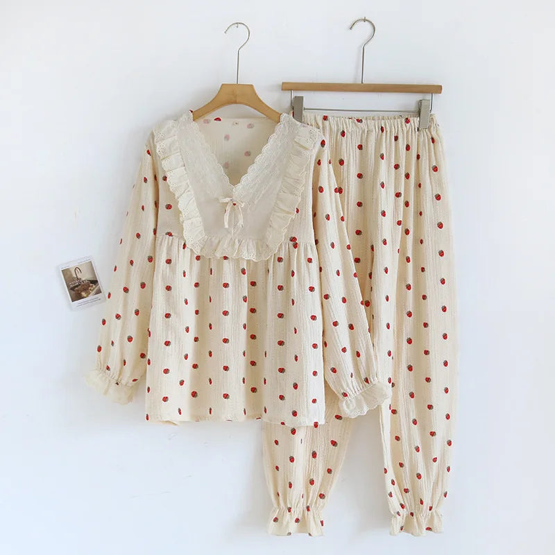 Elegant Set with Sweet Lace Details